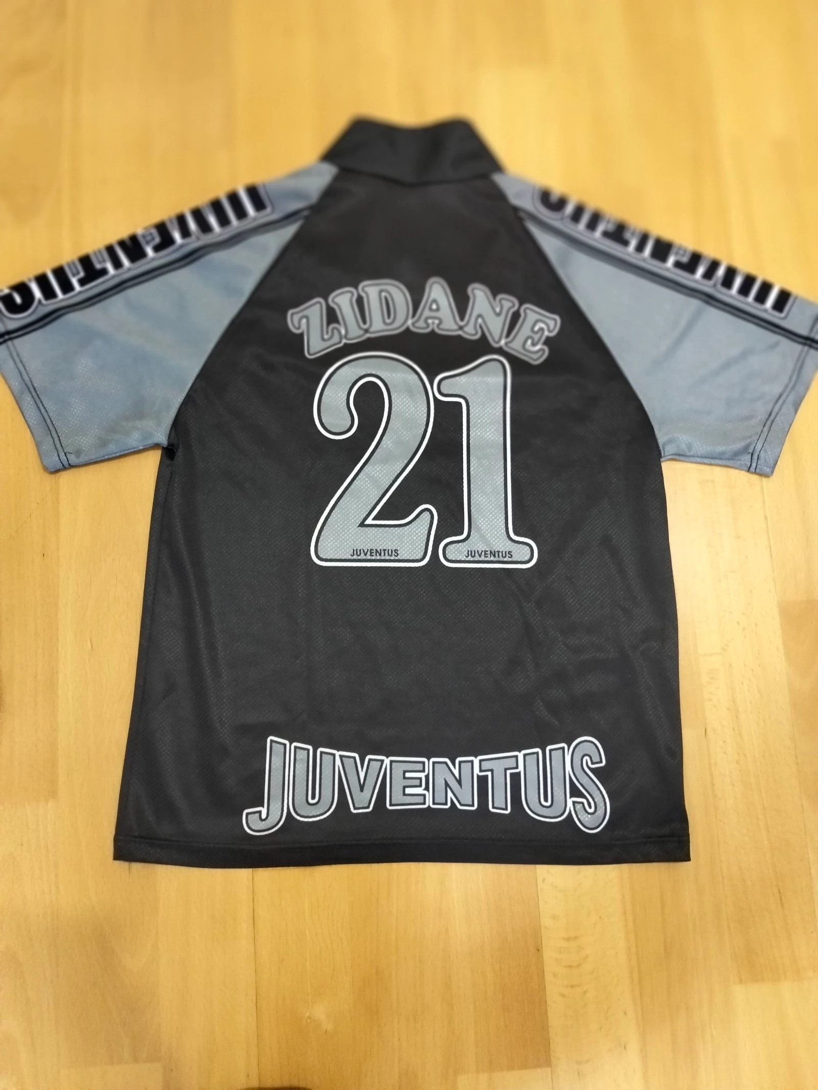 Camiseta Vintage Juventus Zidane